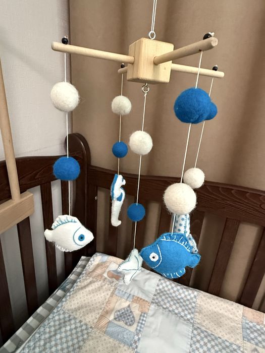 Продам мобіль+кронштейн-основу+музичний блок