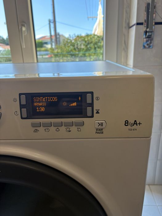 Máquina de secar Hotpoint Ariston A TCD 874