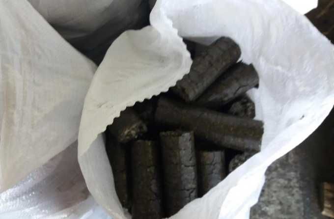 Брикети типу Нестро з лушпиння соняшника.