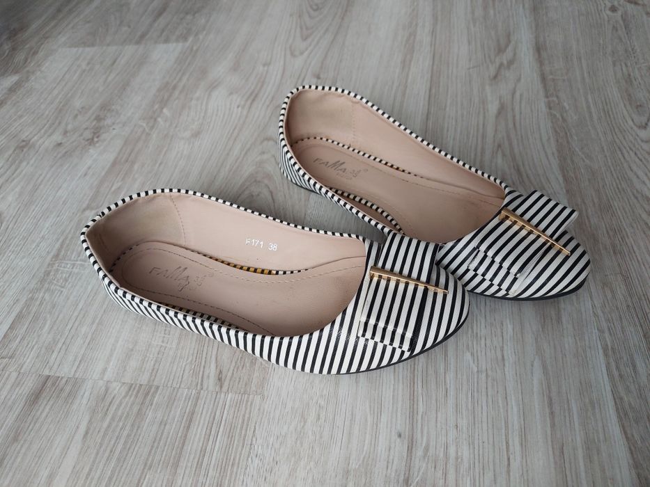 Baleriny w paski czarny biały kokardka zebra szpic 38 skóra buty fama