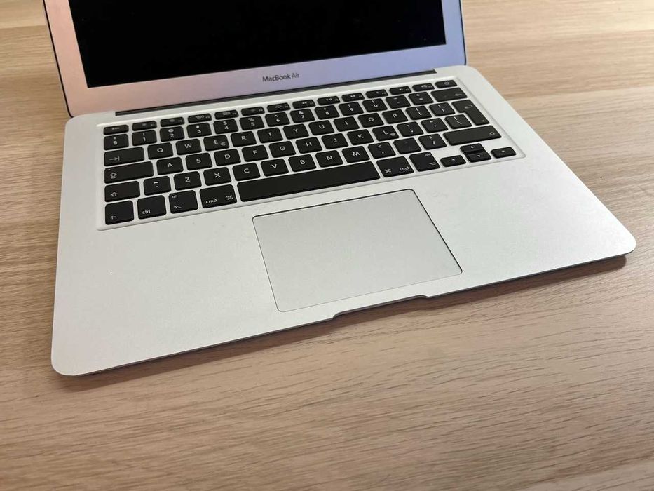 MacBook Air A1466, i7, 8GB RAM, 256GB, stan BDB, zestaw, 2x zasilacz