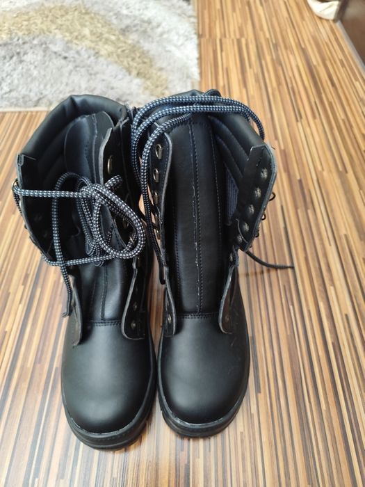 Buty wysokie rozmiar 42