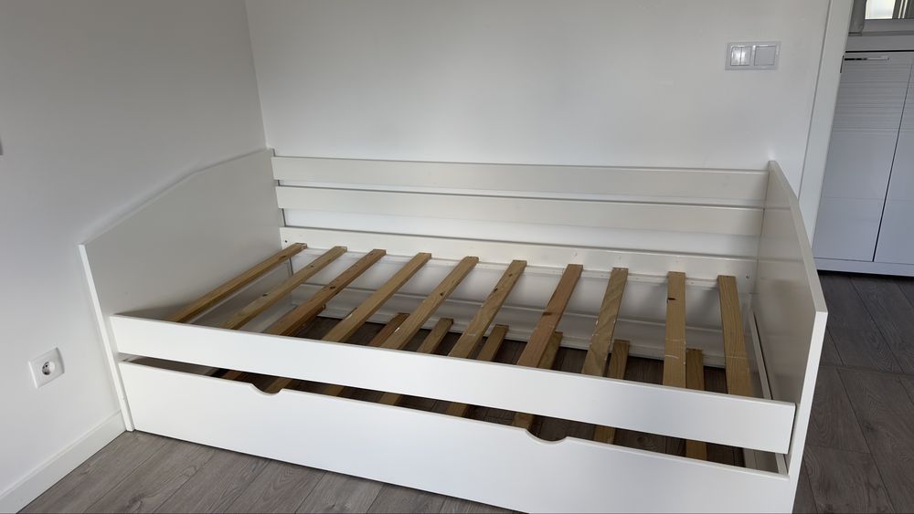 Cama infantil branca – em bom estado