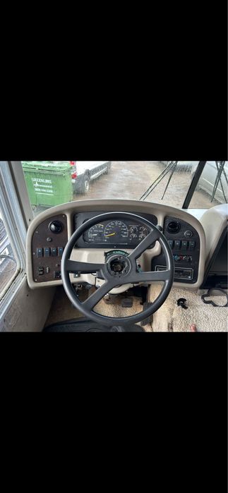 KAMPER ciężarowy Chevrolet V8 8.1L z LPG winnebago