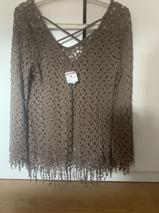 Sweter z frędzlami Manteau M