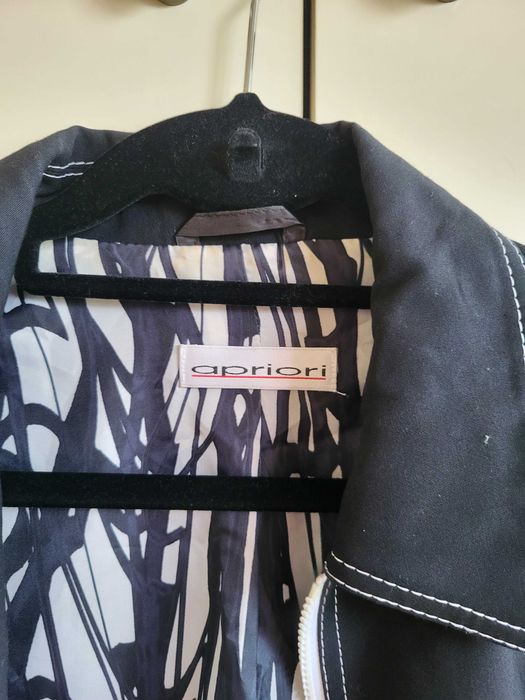 Colete Preto com Pesponto Branco - Apriori