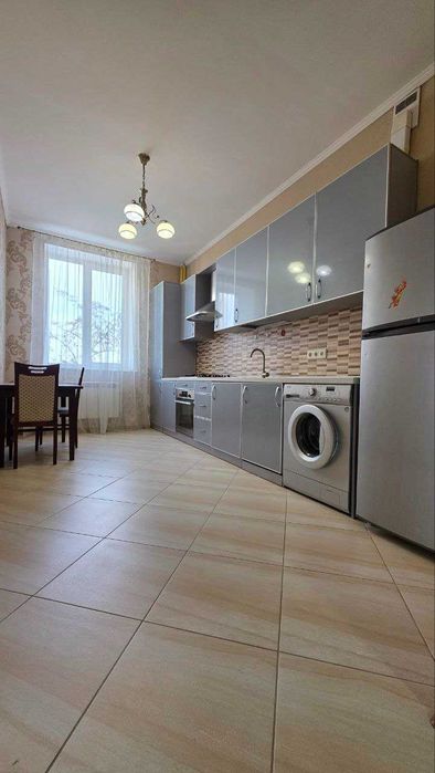 NN S4 Продам 1 комнатную квартиру новострой ремонт Гер. Харькова 131а