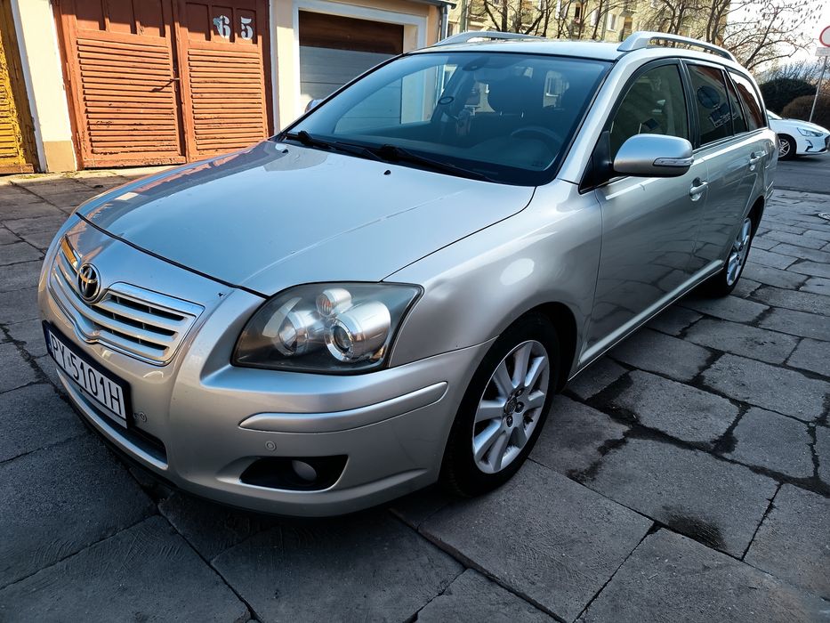 Toyota Avensis kombi T25 2.0 D-4D 2008r