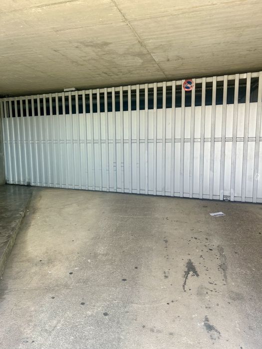 Alugo lugar de garagem na Graça em Lisboa