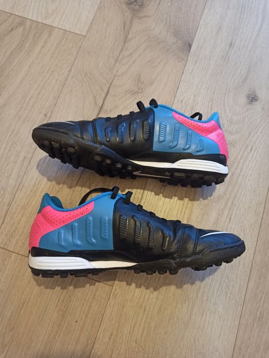 Buty do piłki nożnej korki NIKE