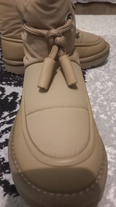 Зимові ботінки для дівчинки