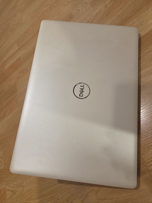 Laptop dell inspirion 15 5570