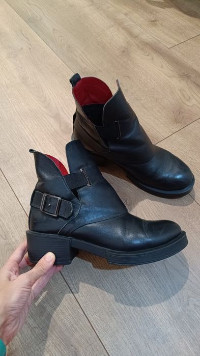 Шкіряні чоботи розмір 38
Довжина у