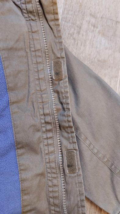 Курточка- вітрівка  весна - осінь з рукавичками у подарунок.