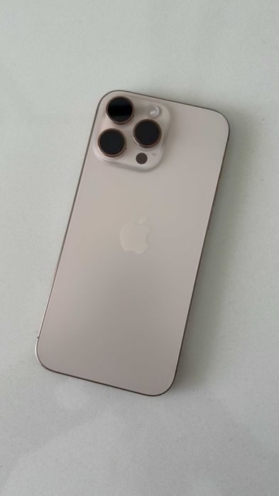Apple iPhone 16 Pro Max 256GB 98% "dourado" + cabo original e capa de proteção