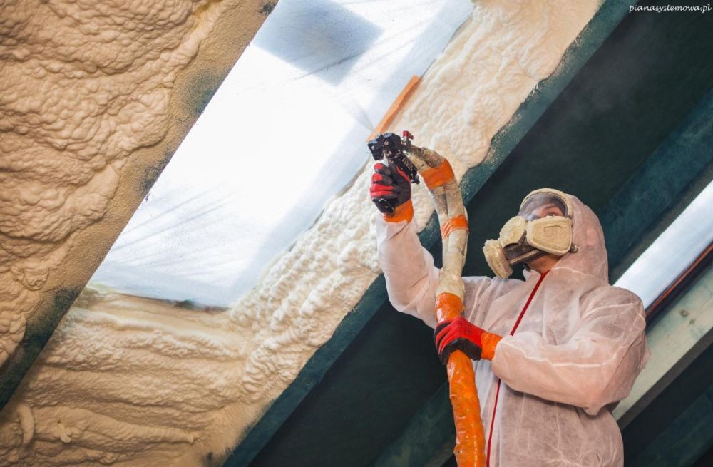 Wdmuchiwanie celulozy Piana PUR Termowizja Ocieplanie Poddaszy Wełna