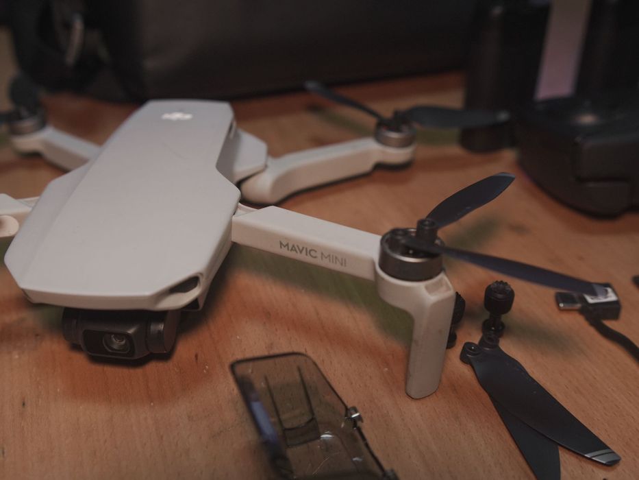 Drone DJI Mini com 2 baterias, mala e acessórios