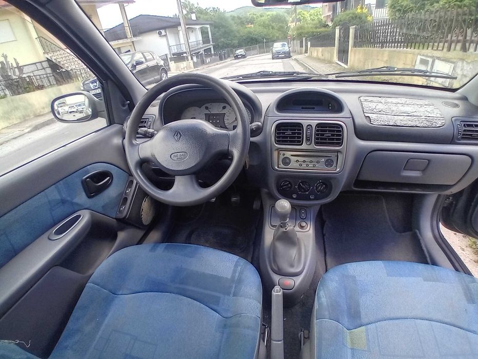 Renault Clio 1.2 Gasolina • 170 mil km • Bom Estado
