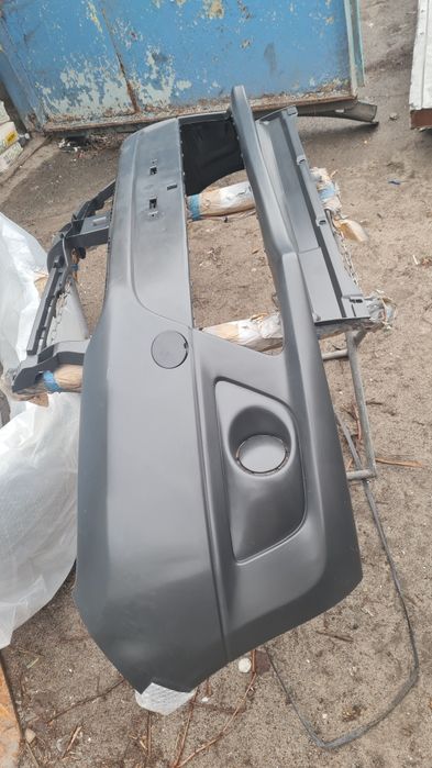 Dacia Sandero бампер передній Новий Дачія Дача Сандеро передний Рено