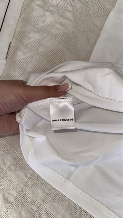 T-shirt Nude Project