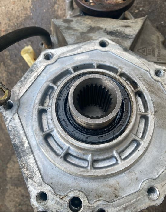 Раздатка Киа соренто 47300 4С211