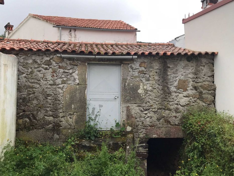 Casa rustica para recuperar urgente