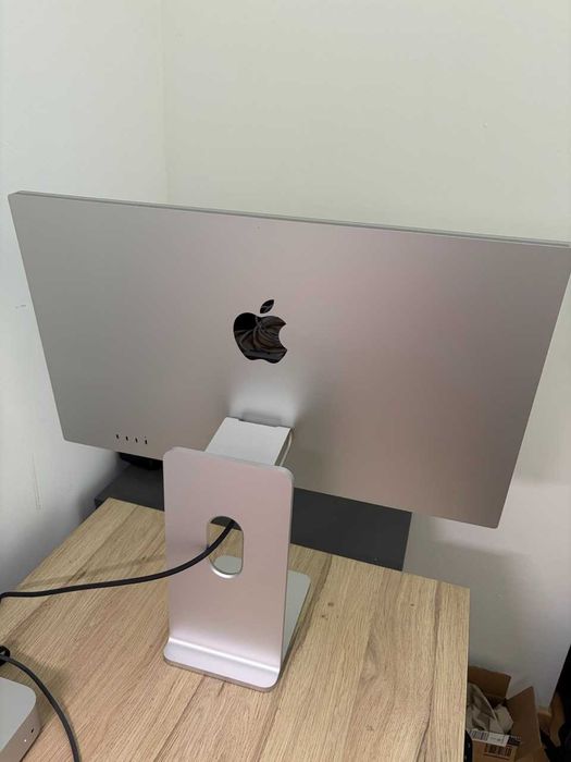 Apple Studio Display Nanotextura 27" 5K — Suporte para ajuste de altura e inclinação