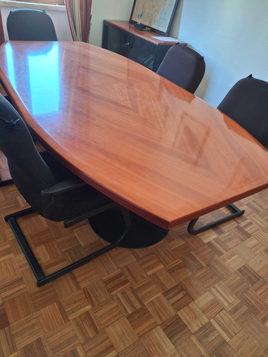 Mesa de Reuniões em Cerejeira+Móvel
