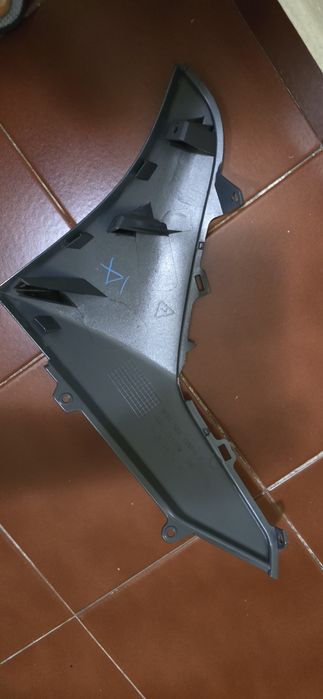 Peça lateral yamaha nmax 125cc 2022