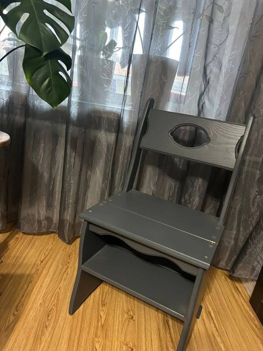 Стілець-стремʼянка