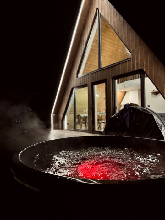 A-frame з чаном джакузі, Тустань