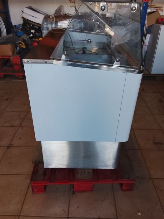 Expositor de peixe ventilado