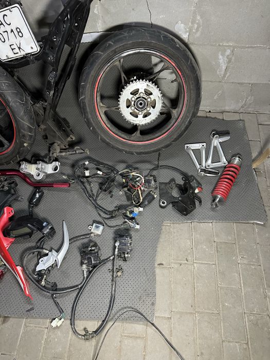 Loncin CR4 250 Є дуже багато чого