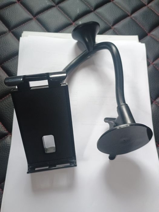 Uchwyt samochodowy do tabletu