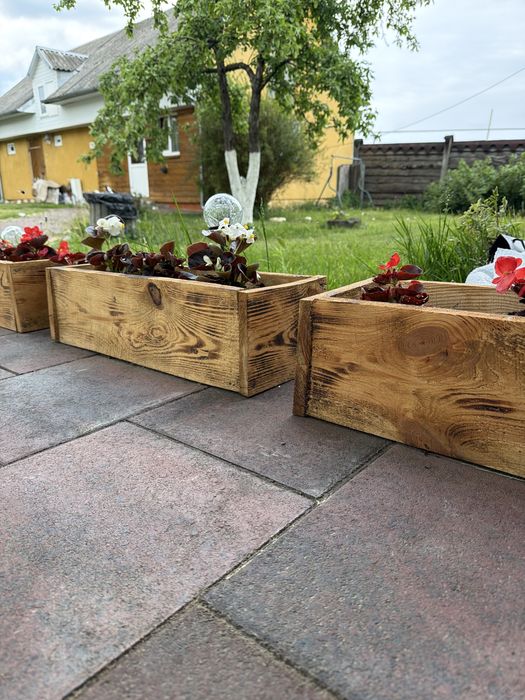 Деревʼяні клумби , горщики , кашпо для квітів