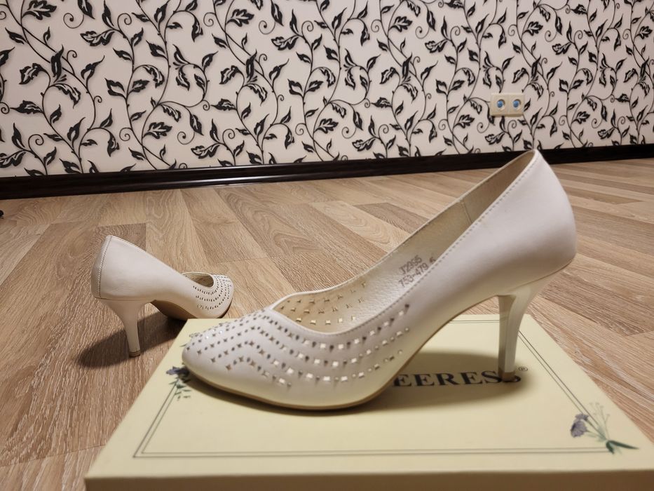 Шкіряні весільні туфлі