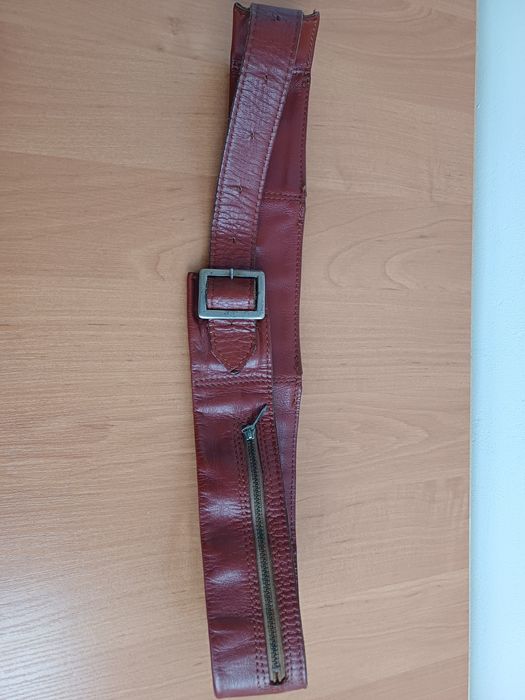 Стильный кожаный ремень с кармашками  размер S-М