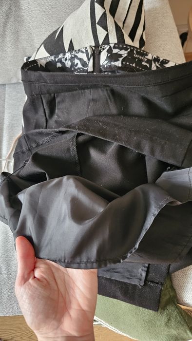 Czarna elegancka spódniczka klasyczna 40 Orsay business look