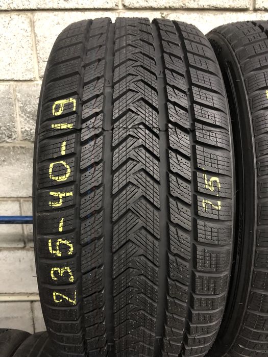 Зимові шини 235/40 R19 (96V) GRIPMAX