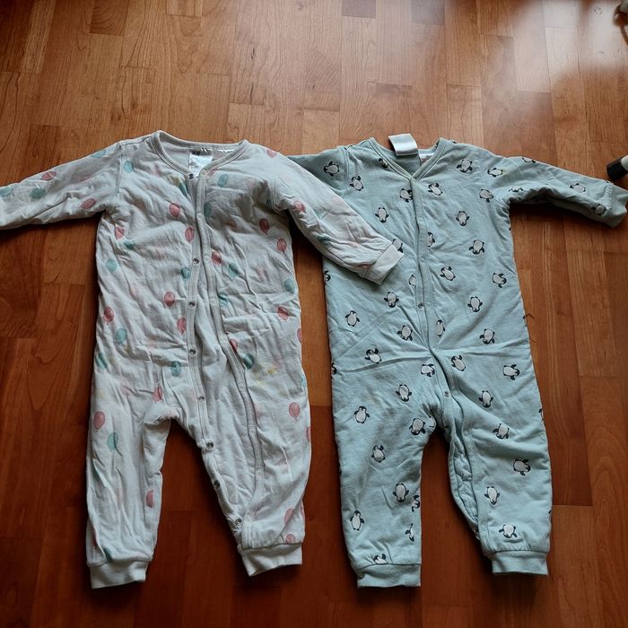 2 pijamas para Bebé Tamanho 80
