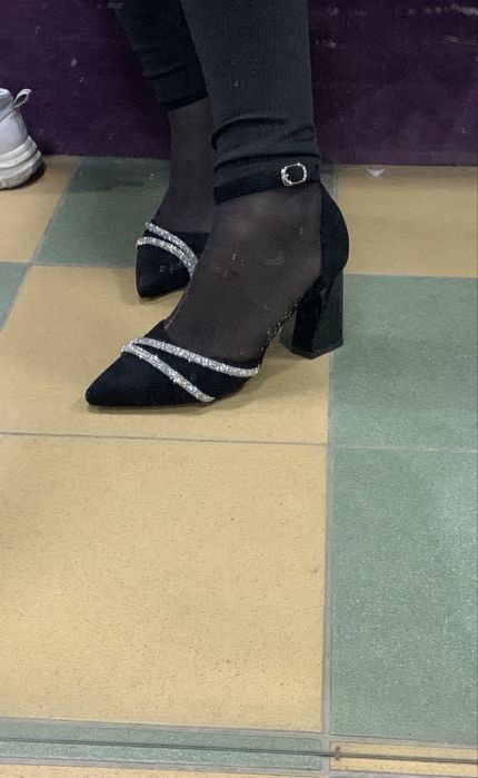 продам туфлі