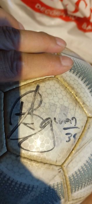 Bola Oficial Adidas Euro 2000  Autógrafos Geração de Ouro Figo   Rui Costa