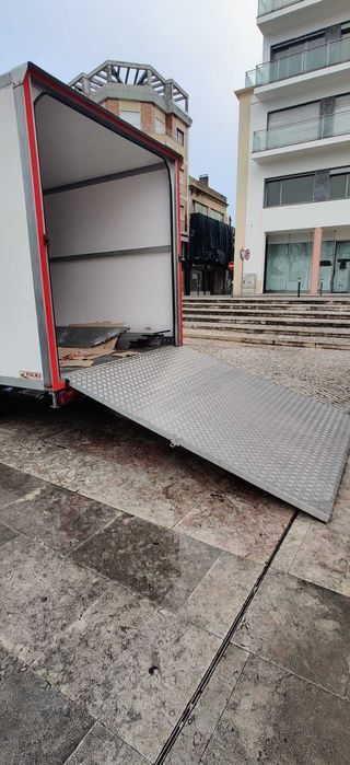 reboque de carga caixa fechada