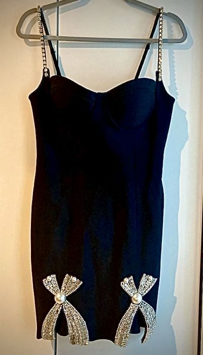 Mala czarna z cyrkoniami