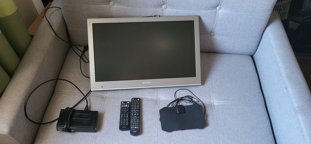 Sprzedam zestaw TV – Sharp + dekoder DVB-T + antena + 2 piloty