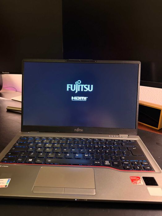 Fujitsu Lifebook U7411 i7 | 32GB RAM | SSD 1TB | Windows 11 Pro