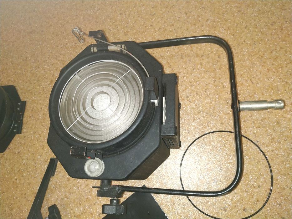 Новый прибор Юпитер 650 НФ комплект с лампочкой