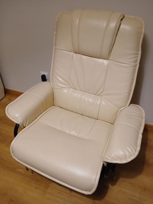 Cadeirão e banco com massagem e aquecimento