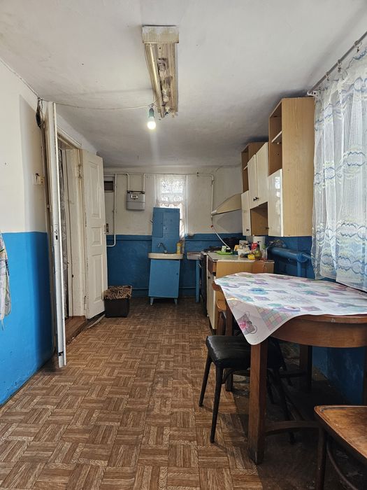 Продам будинок майже центр