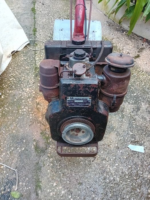 Motocultivador Agrícola com Avaria